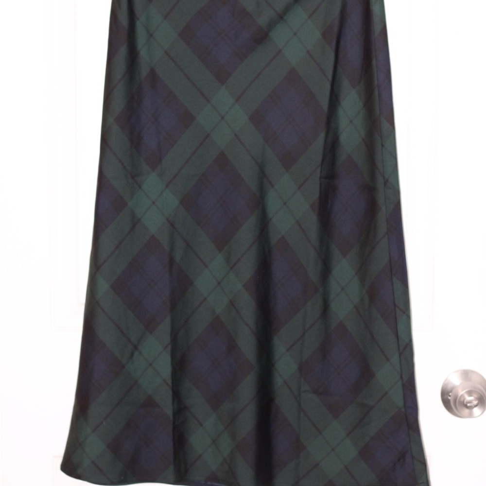 Elegant Plaid J Crew Skirt in Black and Green